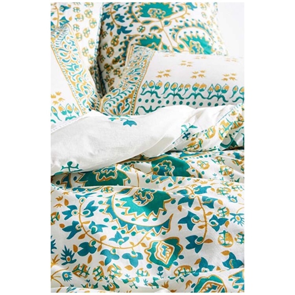 Anthropologie Camina Collection 2 Standard Shams - Picture 2 of 8